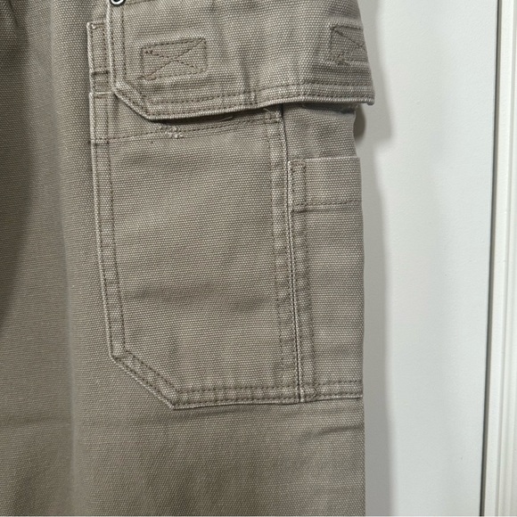 Duluth Men's Fire Hose Relaxed Fit Cargo Work Pants
#92204 brown or tan (Sku234) - Picture 7 of 12